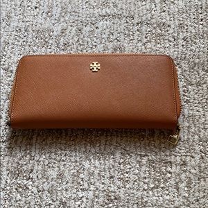 tory burch wallet